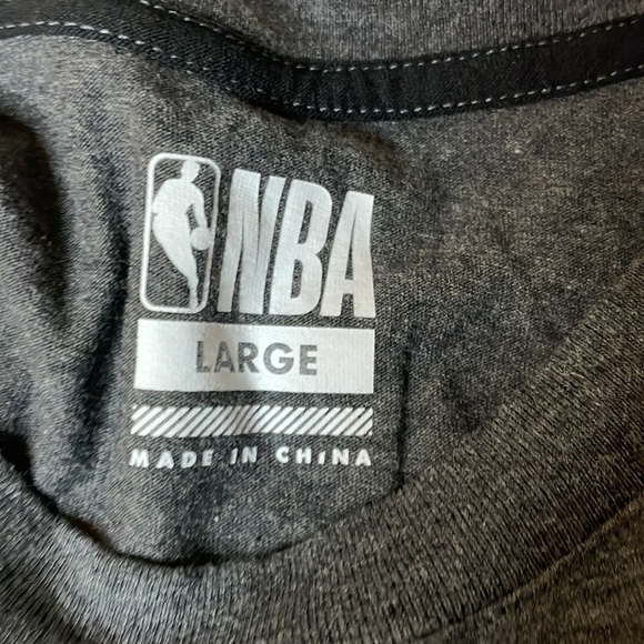 NBA Basketball Gray short sleeve t shirt size large - Picture 5 of 6